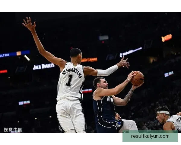 29日NBA前瞻：文班亚马带队挑战雄鹿 76人黄蜂争夺东部第七位
